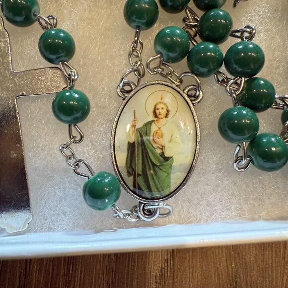 St.Saint Jude Green Bead Silver Tone Catholic Rosary Necklace - Picture 3 of 5